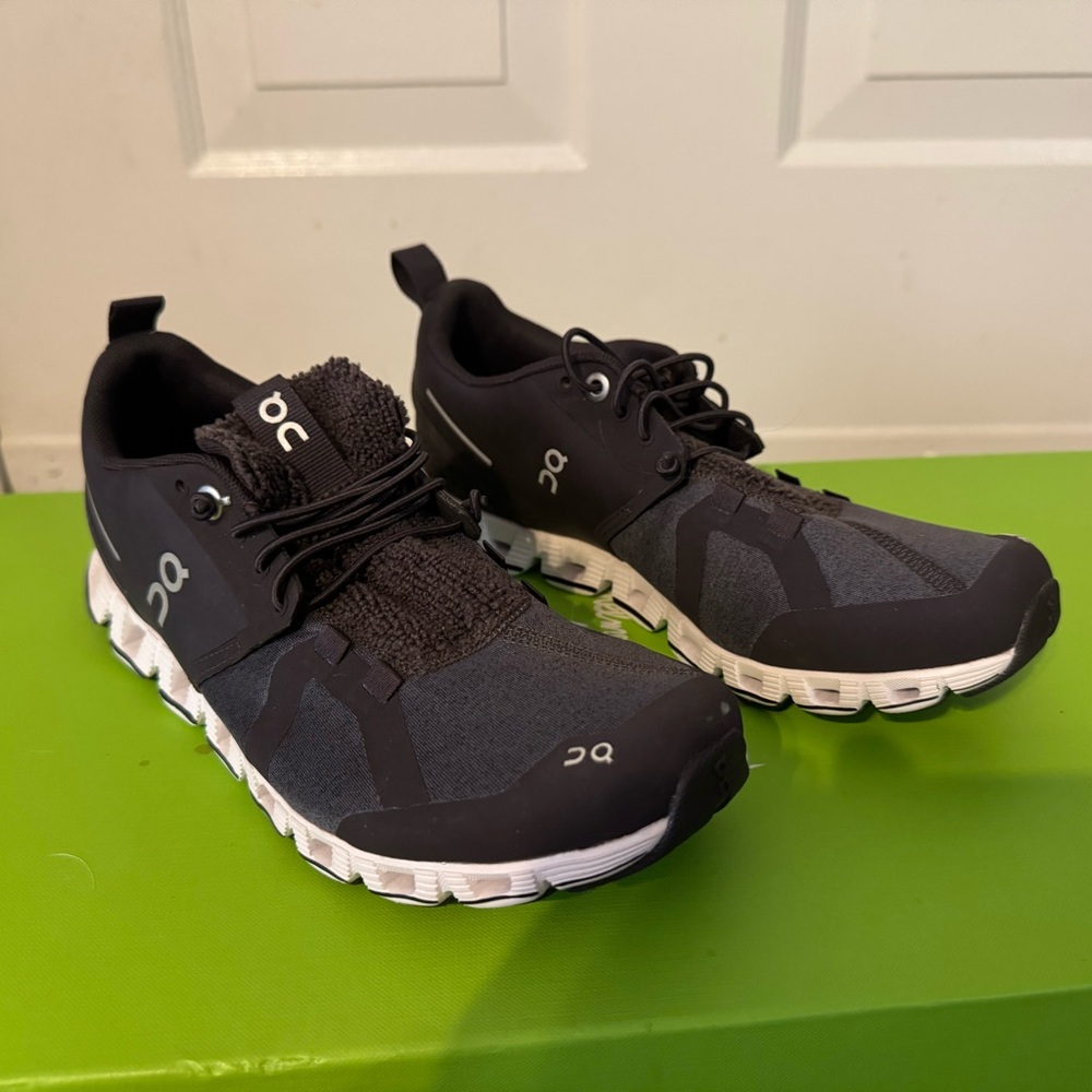 On Cloud 5 | size 6 | deep plum